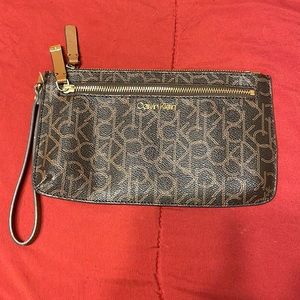 NWOT Calvin Klein wristlet.